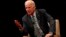 “Tengo el pesar de que no soy presidente”, dijo Biden, quien cumplirá 75 años este mes. “Pero no me arrepiento de la decisión que tomé porque fue la decisión correcta para mi familia”.