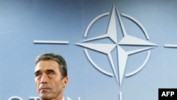 НАТО та Клінтон просять Росію не боятись ракет на кордонах