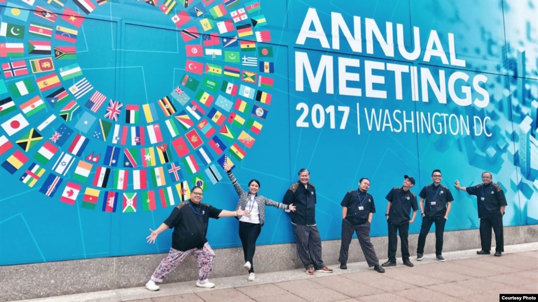 Chef Ragil Imam Wibowo dan tim di Washington, D.C. (Dok: NUSA Indonesian Gastronomy)