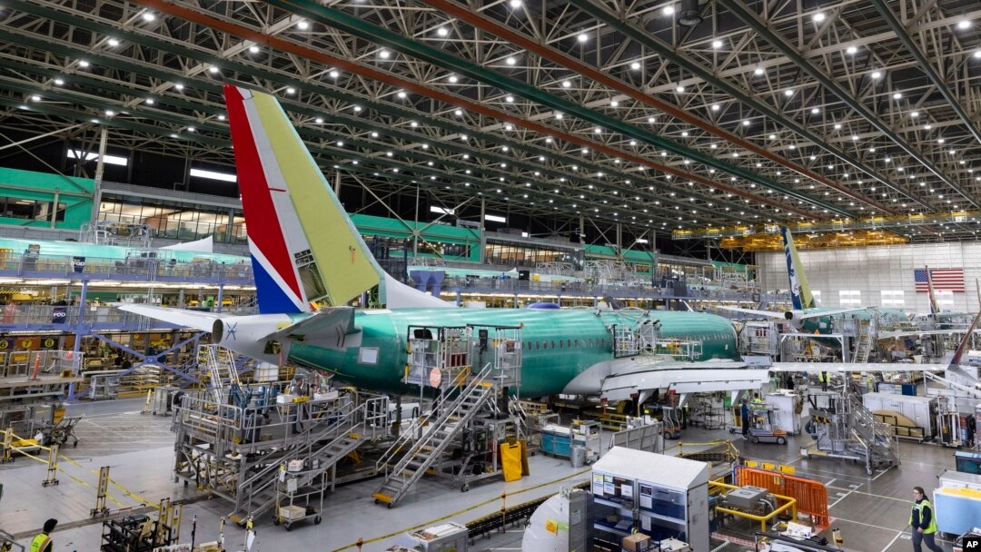 Boeing berencana menggenjot produksi 737 Max menjadi 38 pesawat per bulan. 