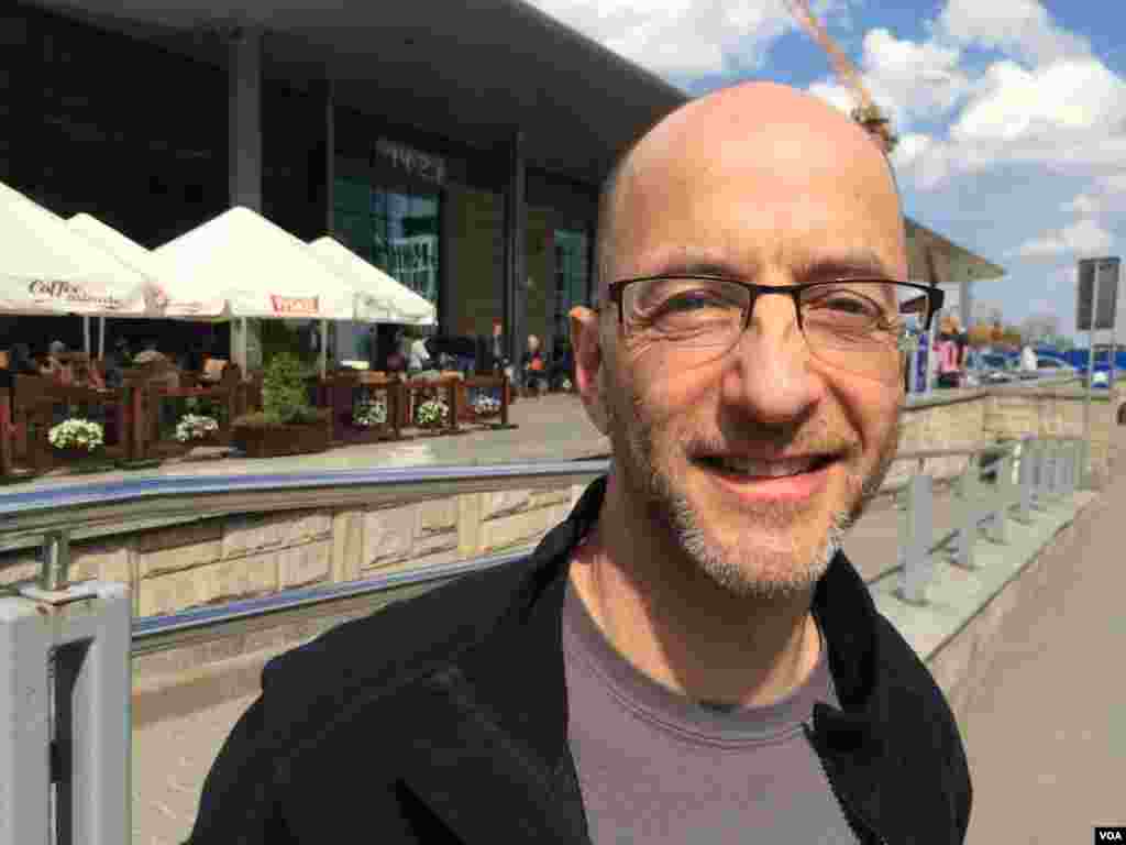 Jerome Socolovsky, enviado especial de la Voz de América, se encuentra en Polonia para presenciar las actividaes que se realizan previo a la canonización de los Papas Juan Pablo II y Juan XXIII, que se realizará este próximo domingo.