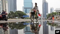 Khu trung tâm thương mại ở Jakarta, thủ đô Indonesia, ngày 5/11/2020. Kinh tế Indonesia rơi vào suy thoái lần đầu kể từ hơn hai thập niên. (AP Photo/Dita Alangkara)