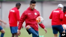 Entrenamiento de la selección cubana en el Toyota Park en Bridgeview, Illinois, al que no se presentó una de sus jugadores luego de desertar.