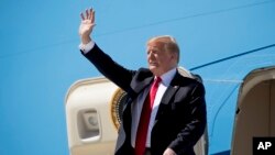 Predsednik Donald Tramp dolazi u Kolorado na diplomsku ceremoniju pitomaca Američke vazduhopolovne akademije, 30. maja 2019.