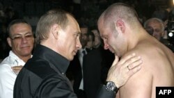 Жан Клод Ван-Дамм, Владимир Путин, Федор Емельяненко. Архивное фото