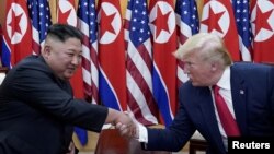 도널드 트럼프 미국 대통령과 김정은 북한 국무위원장이 지난해 6월 판문점에서 만났다.