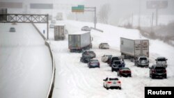 En Kansas las carreteras han estado una buena parte de este invierno bajo el azote de intensas nevadas.