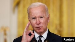 El presidente Joe Biden se dirige a la nación desde la Casa Blanca, el 28 de octubre de 2021.