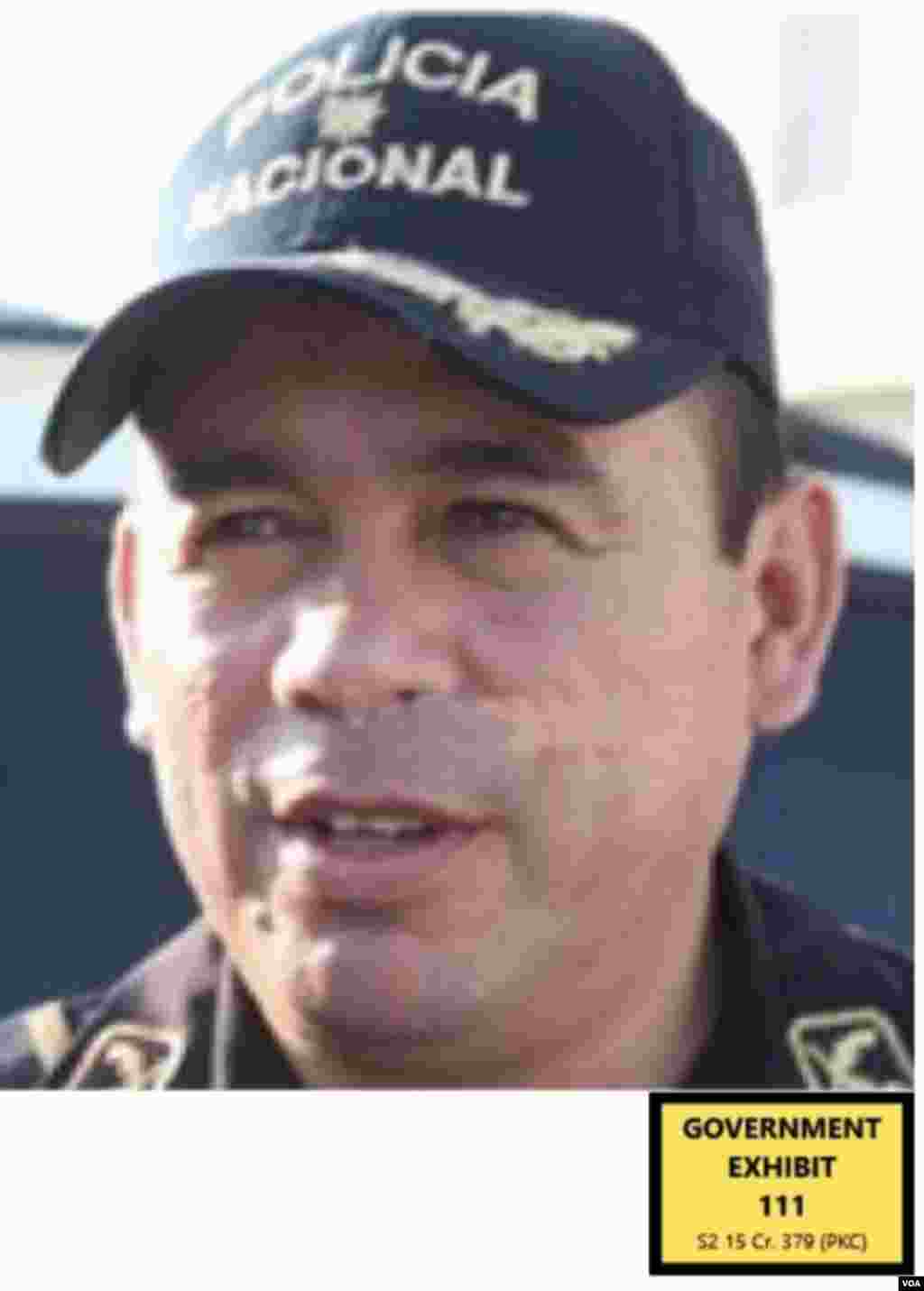 Mauricio Hernández Pineda, oficial de policía, primo de Tony Hernández. Supuestamente ayudaba con tráfico de drogas aportando información de retenes e investigaciones.