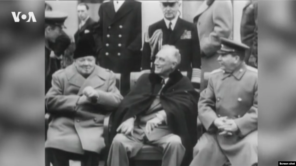 Лидеры Великобритании, США и СССР на Ялтинской конференции союзных держав 4-11 февраля 1945 года