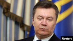 Tổng thống bị lật đổ Viktor Yanukovych bị tố cáo đã ra lệnh bắn vào người biểu tình hồi tháng Hai.