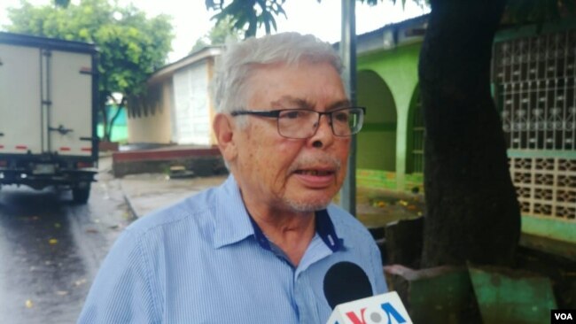 Alberto Novoa, el ex procurador general de Nicaragua, habla con La Voz de América. Foto: Daliana Ocaña - VOA.