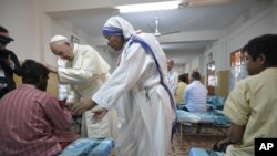 Papa Francisco na Casa de Madre Teresa em Dhaka