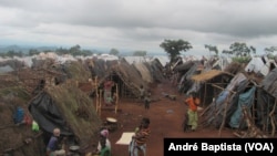 Tendas no campo de refugiados moçambicanos no Malawi. 