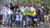 Gabon: émotion chez Ping; les Gabonais arrêtés défilent à la barre