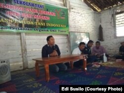 Edi Susilo dan Sekolah Petani yang didirikannya di Ogan Komering Ulu Timur, Sumatera Selatan. (Foto: Dokumen pribadi)
