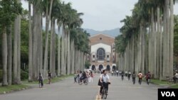 台湾大学校园 （美国之音张佩芝摄）