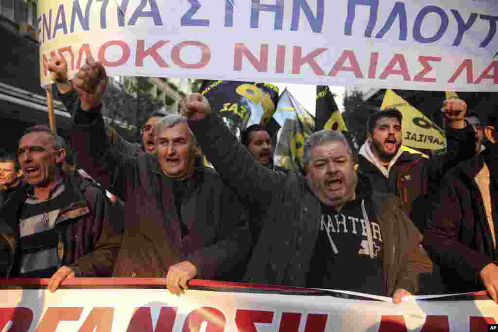 تظاهرات کشاورزان یونانی علیه افزایش مالیات؛ آتن، پایتخت این کشور. &nbsp; &nbsp; 