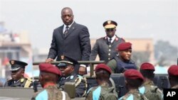 Rais Joseph Kabila wa Jamhuri ya Kidemokrasia ya Kongo akiwasili kwa sherehe za kila mwaka za uhuru wa DRC June 30 2010