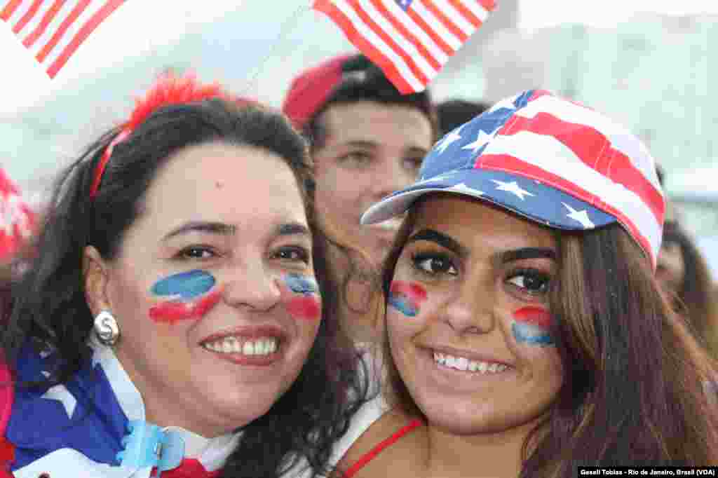 Más de 90 mil estadounidenses invadieron Brasil para apoyar a su selección durante el Mundial de Brasil. Durante cada partido, demostraron su pasión por el fútbol y su apoyo incondicional a su equipo. [Fotos: Gesell Tobías, VOA]