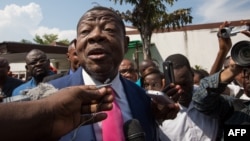 Lambert Mende mokambi ya CCU-A (Convention des Congolais unis et alliés) mpe candidat ya maponami ya ebonga ya mokambi ya etuka ya Sankuru, awa na Kinshasa, awa le 13 avril 2015