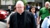 Curas pedófilos quedan fuera de la Iglesia