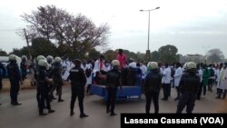 Polícia interdita marcha de profissionais de saúde em Bissau, Guiné-Bissau, 11 Janeiro 2022