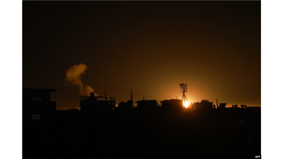 Asap mengepul saat Israel melakukan pengeboman di Rafah di Jalur Gaza selatan pada 12 Februari 2024. (Foto: AFP)