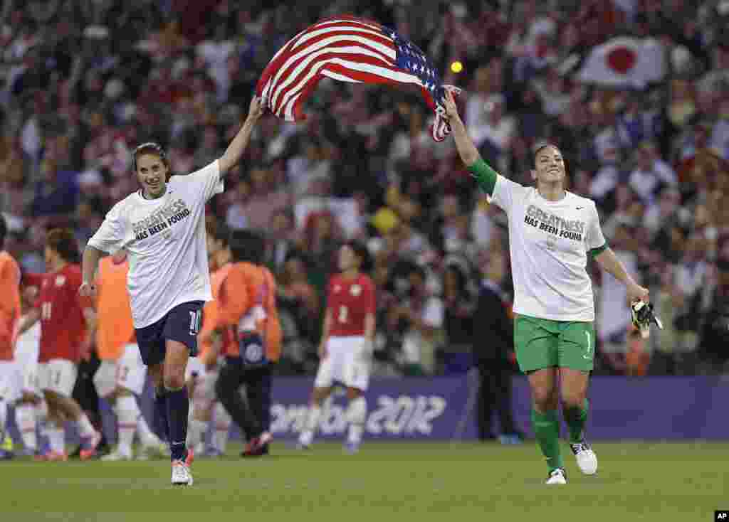 La volante Carli Lloyd marcó dos goles que consolidaron la victoria de EE.UU. 