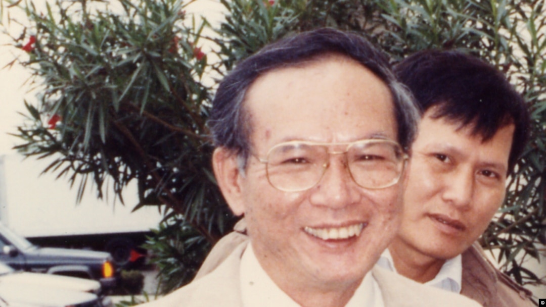 Nhà văn Nguyễn Mộng Giác 1940 - 2012 (ảnh do Nguyễn Xuân Hoàng chụp)
