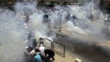 Abanyepalestina bariko barahunga ivyuka vyakira bitewe n'abasirikare ba Israyeli, mu gisagara ca Yeruzalemu.