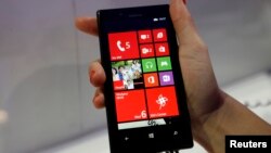 El nuevo Nokia Lumia 720 ha tenido tanto éxito como para competir con Samsung o Apple en el mercado de los teléfonos inteligentes. Veremos qué pasa con la llegada de Microsoft.