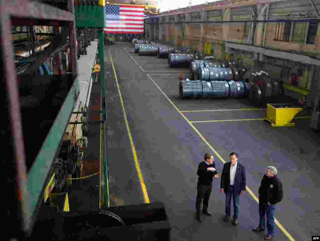 Митт Ромни во время визита на завод компании Gregory Industries в штате Огайо 5 марта 2012 г.