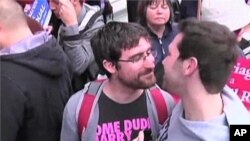 Court Overturns California Gay Marriage Ban