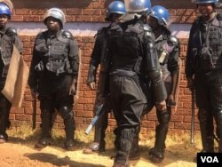 Police in Harare clash with supporters of the MDC Alliance disputing the outcome of election results.
