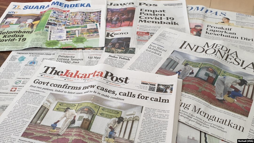 Virus Corona masih menjadi berita utama sejumlah media di Indonesia edisi Minggu, 8 Maret 2020. (Foto: VOA/Nurhadi)