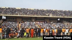 Rassemblement de musulmans au Stade du 26 Mars à l'appel du Haut conseil islamique, le 10 février 2019. (VOA/Kassim Traoré)