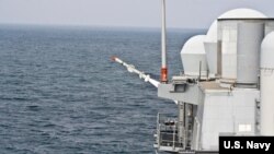 美軍2009年9月測試“魚叉”第二批次導彈（美國海軍圖片）