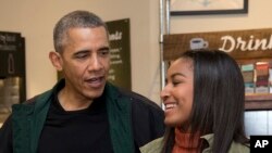 Prezident Obama kiçik qızı Saşa ilə