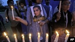 صحافت د ازادۍ د ورځې په مناسبت په پاکستان کې د هغه خبریالانو په یاد کې دستوره وشوه چې د خپلې دندې په سر وژل شوي دي