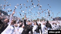 Ceremonija dodele diploma na Pomorskoj akademiji u Anapolisu koju je završio Nikola Pejović iz Crne Gore