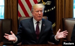 U.S. President Donald Trump leads a discussion on immigration proposals with conservative leaders in the Cabinet Room of the White House in Washington, Jan. 23, 2019.