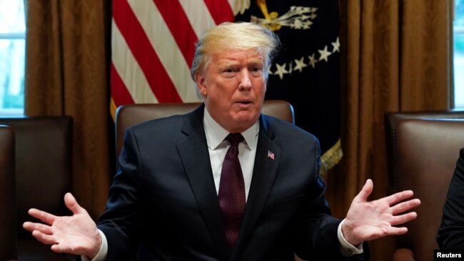Trong một dòng tweet hôm thứ Tư, ông Trump cảnh báo các nhà đàm phán của Quốc hội chới "lãng phí thời gian" nếu họ không bàn bạc hoặc cân nhắc một bức tường hoặc hàng rào biên giới Mỹ-Mexico.