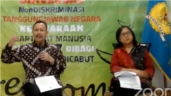 Ketua Komnas HAM Ahmad Taufan Damanik dan anggota Komnas HAM Sandrayati Moniaga saat menggelar konferensi pers di Jakarta, Rabu (8/7/2020). Foto: Courtesy
