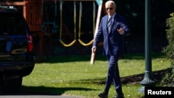 El presidente de Estados Unidos, Joe Biden, parte hacia Wisconsin desde el jardín sur de la Casa Blanca en Washington, Estados Unidos, el 8 de octubre de 2024.