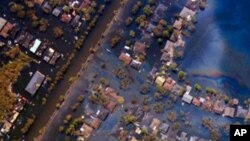Vue aérienne d'un quartier englouti par les eaux en 2005