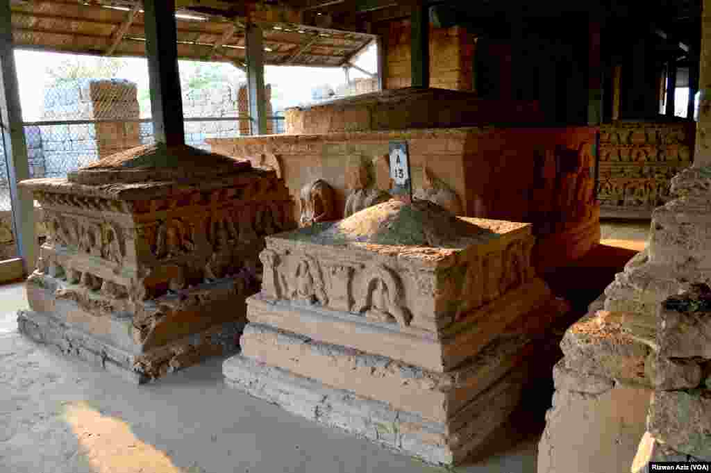 بدھ مت کی اس درسگاہ سے ملحق خانقاہ۔