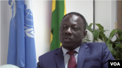 Clement Voule, the U.N. Special Rapporteur, is in Zimbabwe on a 10-day visit beginning in Harare, Sept. 17, 2019. (C. Mavhunga/VOA)