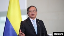 El presidente colombiano Gustavo Petro habla durante una conferencia de prensa con el canciller alemán Olaf Scholz (no en la foto), en Berlín, Alemania, el 16 de junio de 2023.