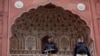 مخنث های جنسی در اسلام آباد مسجد می سازند